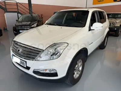 Usado SsangYong Rexton Limited 178 CV (130 kW) 2016 Blanco SUV