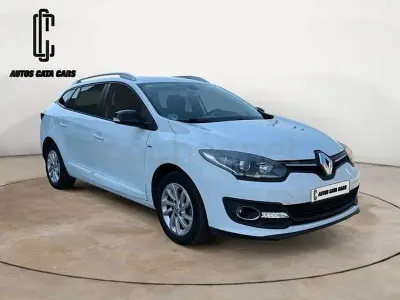 Usado Renault Mégane GrandTour LIMITED 110 CV (80 kW) 2015 Blanco Familiar