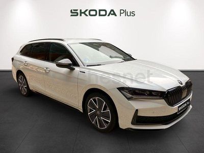 Usado Skoda Superb SportLine 204 CV (150 kW) 2025 Blanco Familiar