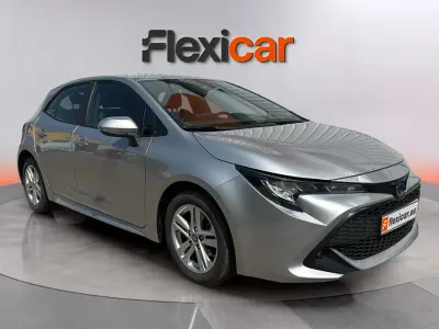 Usado Toyota Corolla Active 122 CV (89 kW) 2022 Gris Berlina