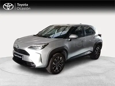 Usado Toyota Yaris Cross Active 116 CV (85 kW) 2022 Gris / plata SUV