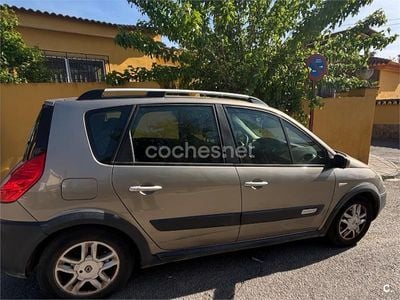 Usado Renault Scénic II 105 CV (77 kW) 2008 Beige Monovolumen