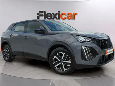 Usado Peugeot 2008 Active 101 CV (74 kW) 2023 Gris SUV