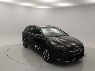 Usado Kia Ceed 141 CV (103 kW) 2025 Negro Utilitario