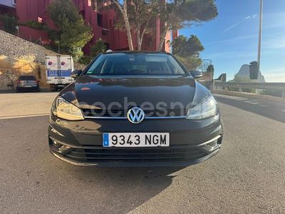 Gris / plata Usado 2018 VW Golf VII Advance Familiar | 9900 € (Buen precio)