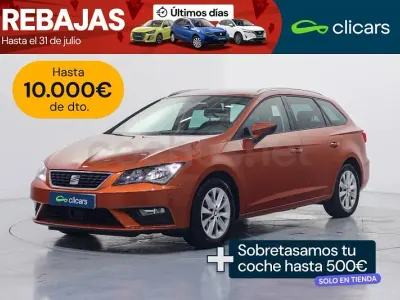 Usado Seat Leon Style 110 CV (80 kW) 2018 Naranja Familiar