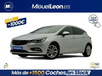 Usado Opel Astra 110 CV (80 kW) 2019 Gris / plata Berlina