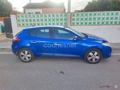Usado Renault Mégane Dynamique 130 CV (95 kW) 2011 Azul Berlina