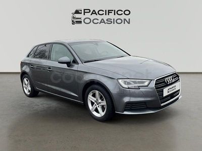 Usado Audi A3 131 CV (96 kW) 2019 Gris / plata Berlina
