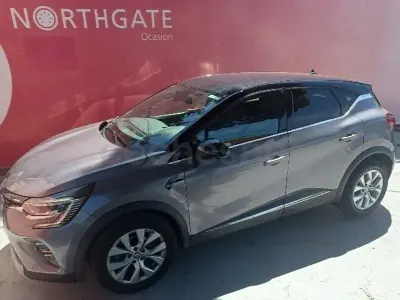 Usado Renault Captur Zen 90 CV (66 kW) 2021 Gris / plata SUV
