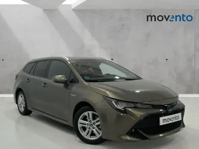 Używany Toyota Corolla Active 122 KM (89 kW) 2020 Brązowy Kombi