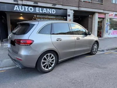 Usado Mercedes B180 136 CV (100 kW) 2021 Gris Monovolumen