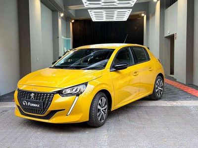 Usado Peugeot 208 Allure 100 CV (73 kW) 2020 Amarillo Utilitario