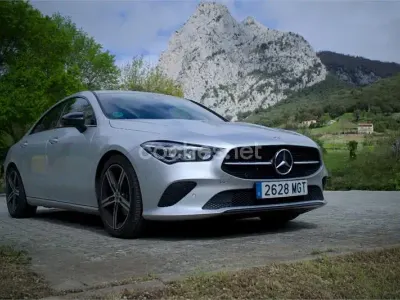 Usado Mercedes CLA180 136 CV (100 kW) 2023 Gris / plata Berlina