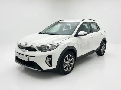 Usado Kia Stonic 100 CV (73 kW) 2025 Blanco SUV