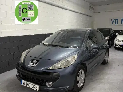 Usado Peugeot 207 90 CV (66 kW) 2007 Gris / plata Berlina