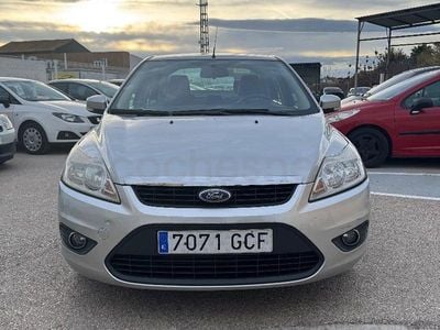 Usado Ford Focus Titanium 90 CV (66 kW) 2008 Gris / plata Berlina