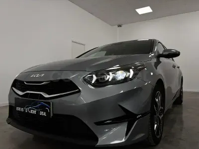 Usado Kia Ceed 120 CV (88 kW) 2023 Gris / plata Utilitario