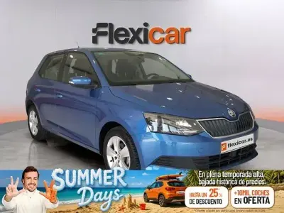 Usado Skoda Fabia Active 75 CV (55 kW) 2018 Azul Berlina