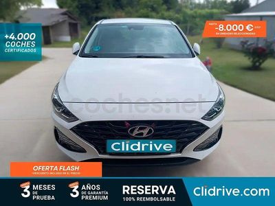 Usado Hyundai i30 110 CV (80 kW) 2021 Blanco Berlina