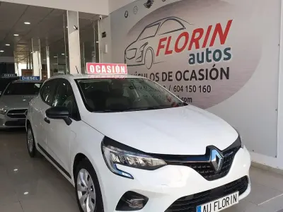 Käytetty Renault Clio V Business 100 HP (73 kW) 2021 Valkoinen Sedan