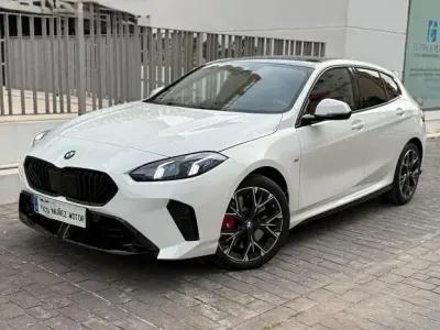 Usado BMW 120 M Sport 163 CV (119 kW) 2025 Blanco Utilitario