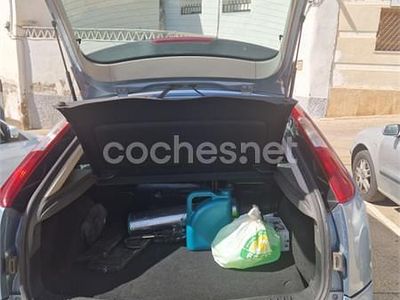 Azul Usado 2005 Ford Focus Trend Berlina | 3200 € (Caro)