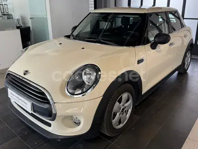 Usado Mini ONE 102 CV (75 kW) 2018 Beige Utilitario