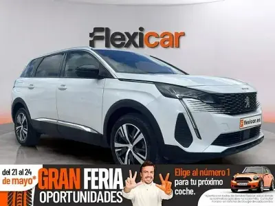 Usado Peugeot 5008 Allure 130 CV (95 kW) 2024 Blanco SUV