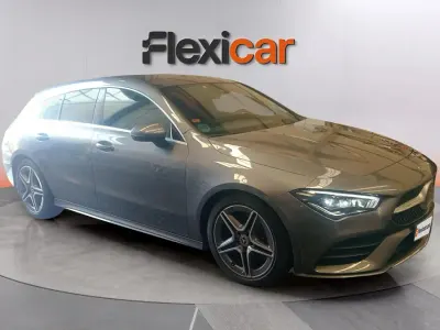 Usado Mercedes CLA200 Shooting Brake 150 CV (110 kW) 2021 Gris Familiar