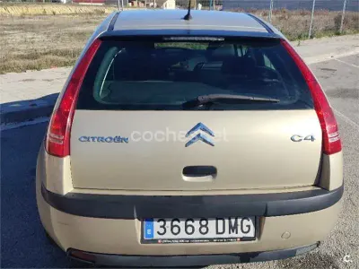 Usado Citroën C4 110 CV (80 kW) 2005 Beige Berlina
