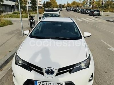 Usado Toyota Auris Hybrid Advance 136 CV (100 kW) 2014 Blanco Familiar