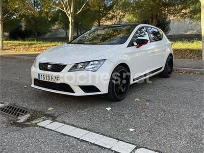 Usado Seat Leon Style 105 CV (77 kW) 2014 Blanco Berlina