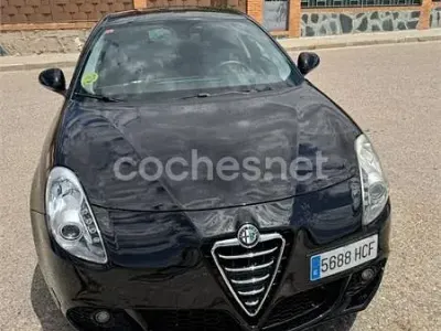 Usado Alfa Romeo Giulietta Distinctive 140 CV (102 kW) 2011 Negro Utilitario