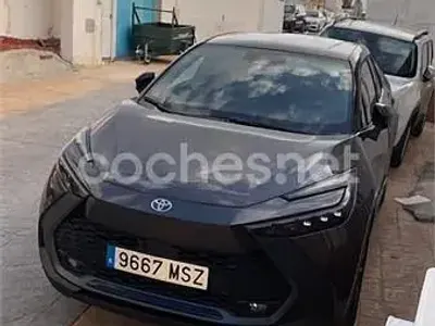 Usado Toyota C-HR Advance 184 CV (135 kW) 2023 Gris / plata SUV