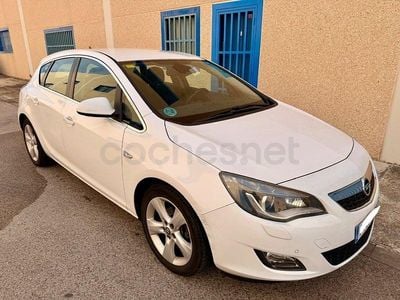 Usado Opel Astra Sport 140 CV (102 kW) 2010 Blanco Berlina
