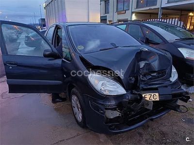 Usado Citroën Xsara Picasso Exclusive 92 CV (67 kW) 2008 Negro Monovolumen