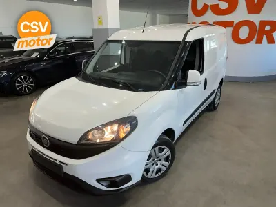 Usado Fiat Doblò 95 CV (69 kW) 2022 Blanco Monovolumen