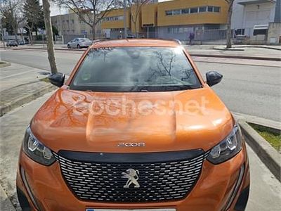 Usado Peugeot 2008 Allure 130 CV (95 kW) 2023 Naranja SUV