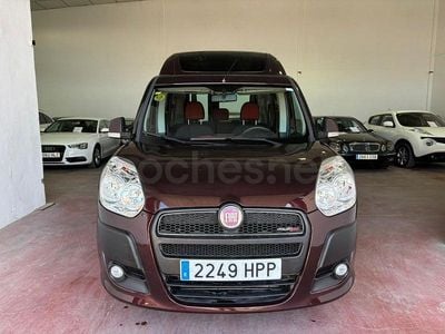 Usado Fiat Doblò Emotion 90 CV (66 kW) 2013 Granate Monovolumen