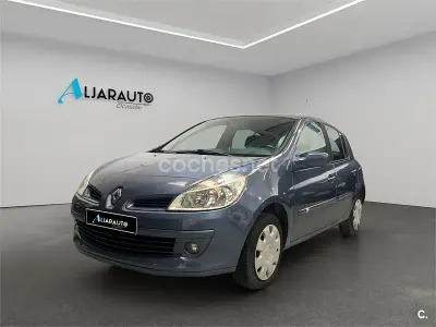 Usado Renault Clio II 75 CV (55 kW) 2008 Azul Berlina