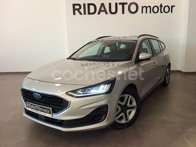 Gris / plata Usado 2022 Ford Focus Trend Familiar | 16.850 € (Precio justo)
