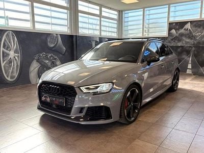 Usado Audi RS3 400 CV (294 kW) 2018 Gris / plata Berlina