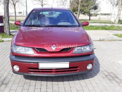 Usado Renault Laguna 115 CV (84 kW) 1999 Rojo Berlina