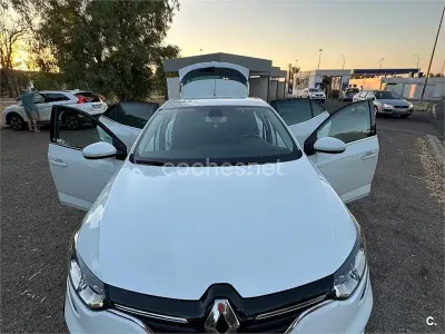 Usado Renault Mégane Intens 90 CV (66 kW) 2017 Blanco Berlina