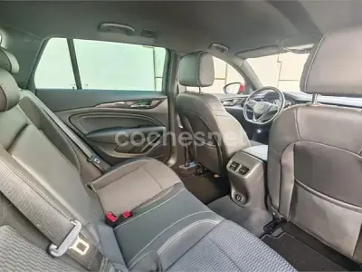 Usado Opel Insignia 210 CV (154 kW) 2019 Rojo Familiar