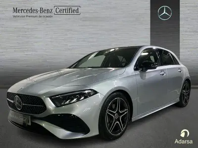 Usado Mercedes A180 136 CV (100 kW) 2025 Gris / plata Berlina
