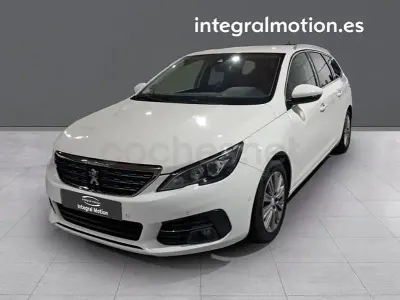 Usado Peugeot 308 SW Allure 130 CV (95 kW) 2021 Blanco Familiar