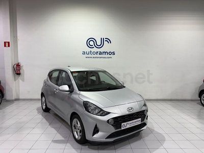 Usado Hyundai i10 67 CV (49 kW) 2021 Gris / plata Utilitario