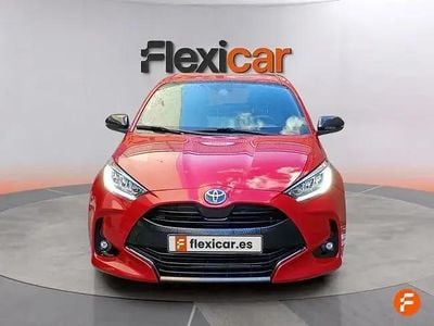 Usado Toyota Yaris Hybrid Style 116 CV (85 kW) 2022 Rojo